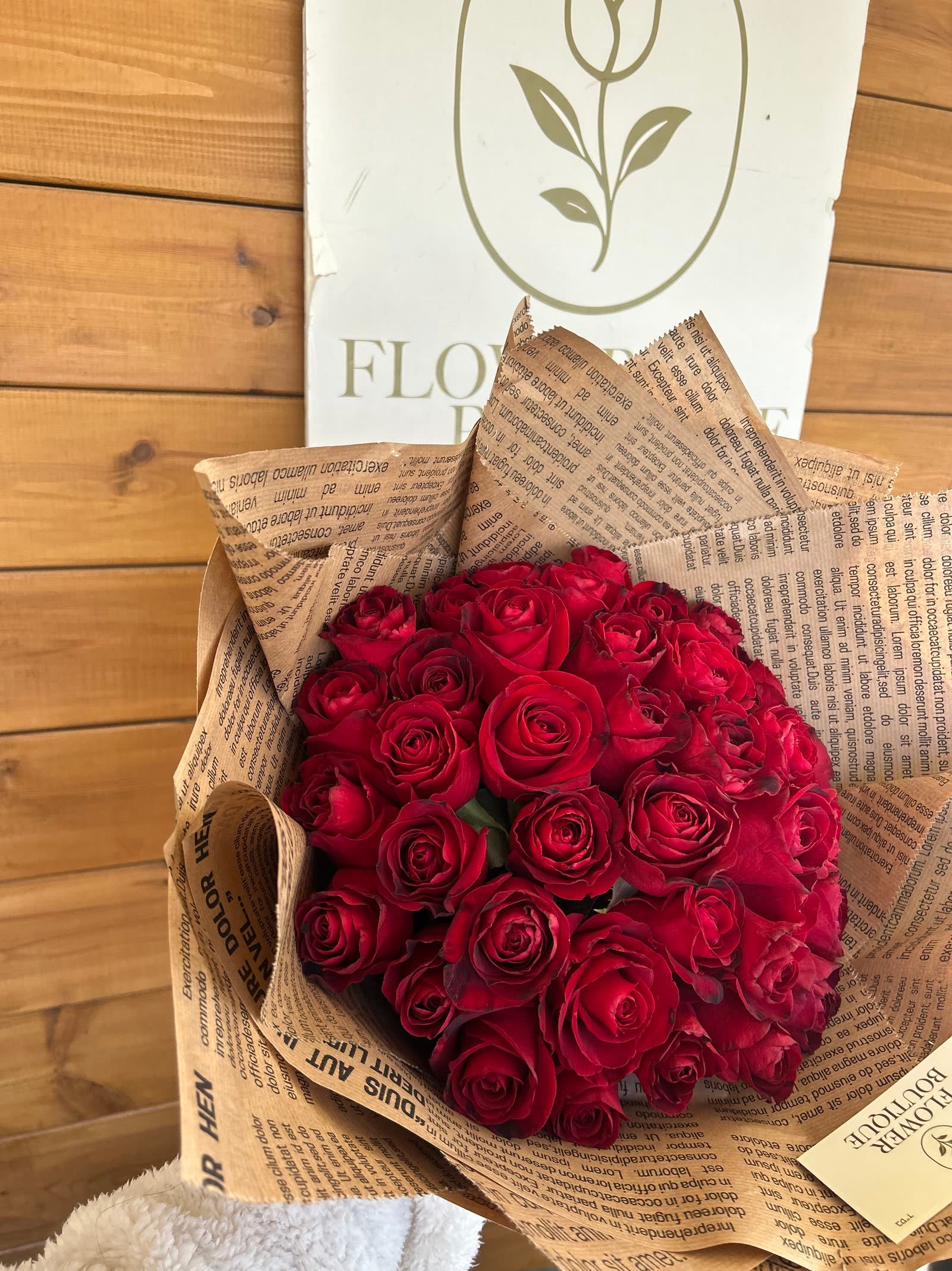 זר ורדים אדומים — FLOWER BOUTIQE אשדוד